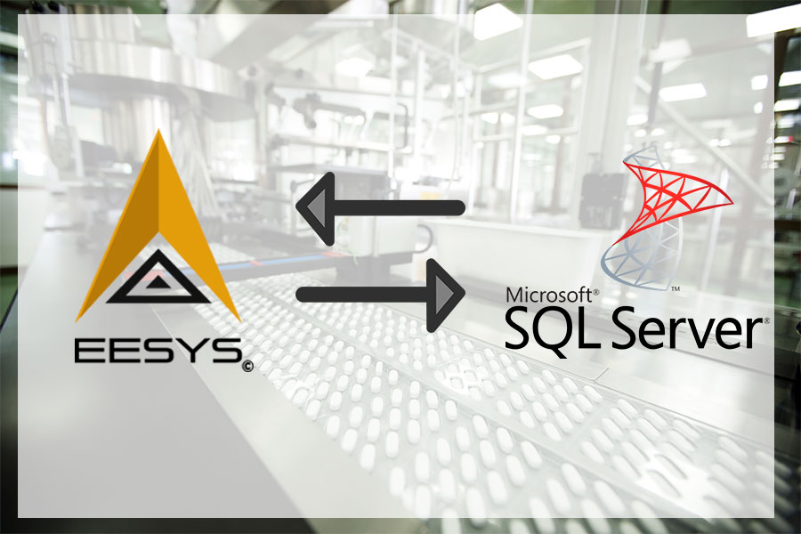 Logotipos de EESys y Microsoft SQL Server unidos por dos flechas sobre una línea de producción de tabletas