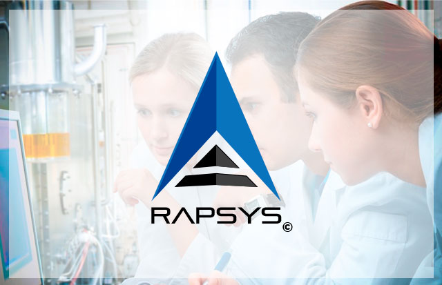 Logotipo de RAPSYS sobre la fotografía de tres especialistas de bata blanca frente a un monitor